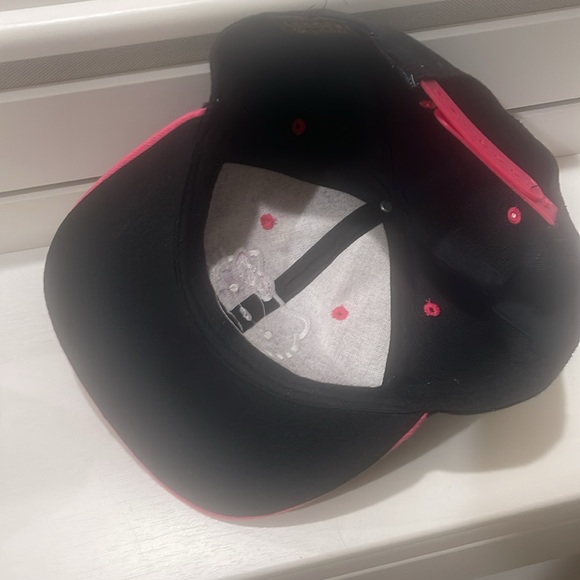 Hello Kitty - Picture 2 of 2